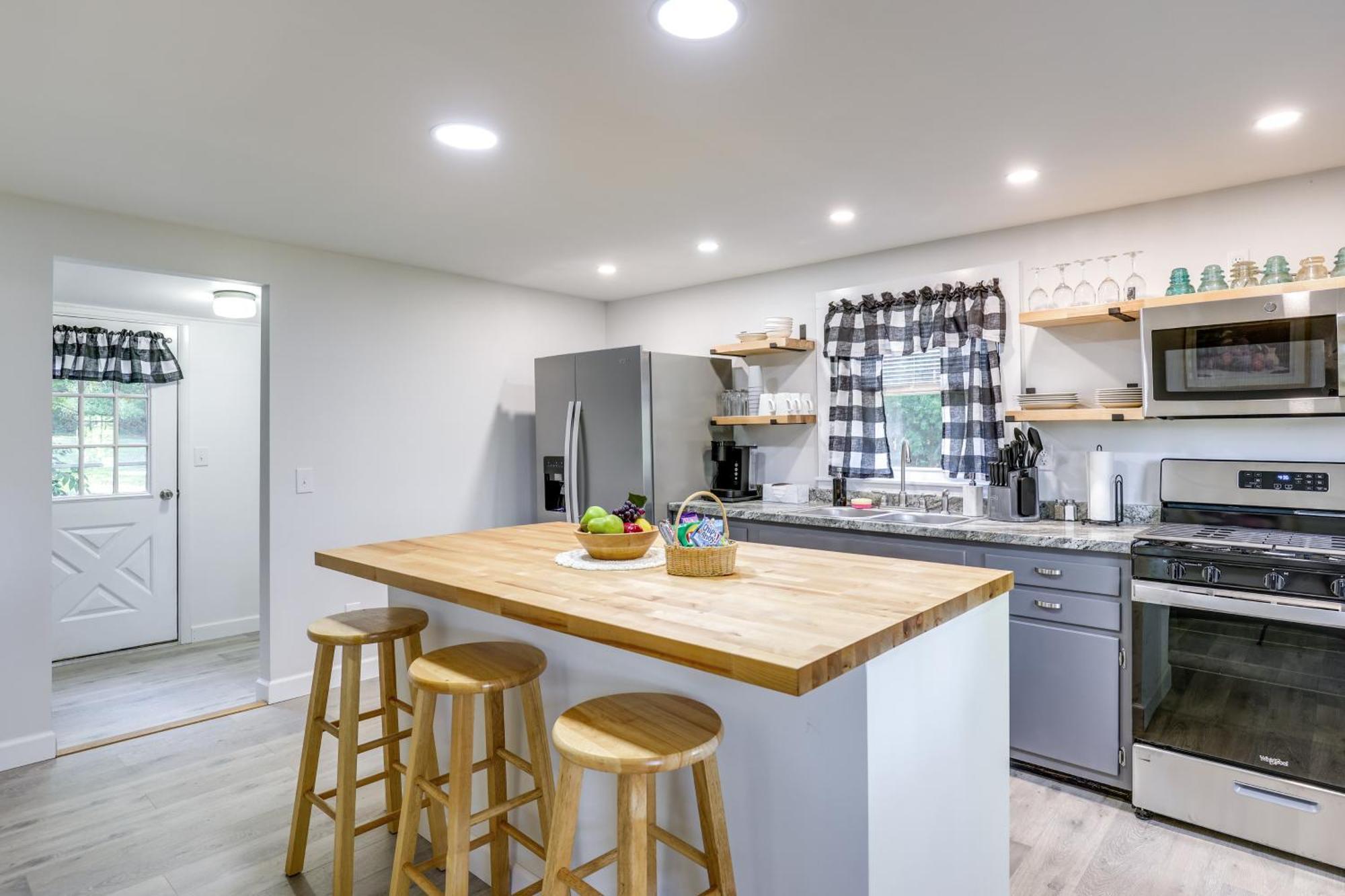 Charming Watkins Glen Home With Yard! ภายนอก รูปภาพ